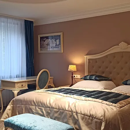 Hotel Waldblick BSR Garten mit Pavillons im Schwarzwald, ideal für Paare, Familien, Hunde Hotel